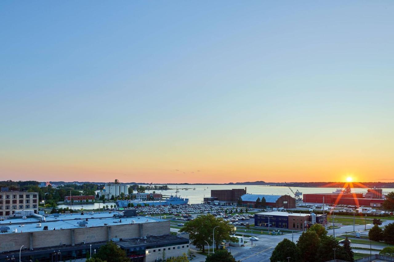 Delta Hotels By Marriott Muskegon Convention Center Exterior photo