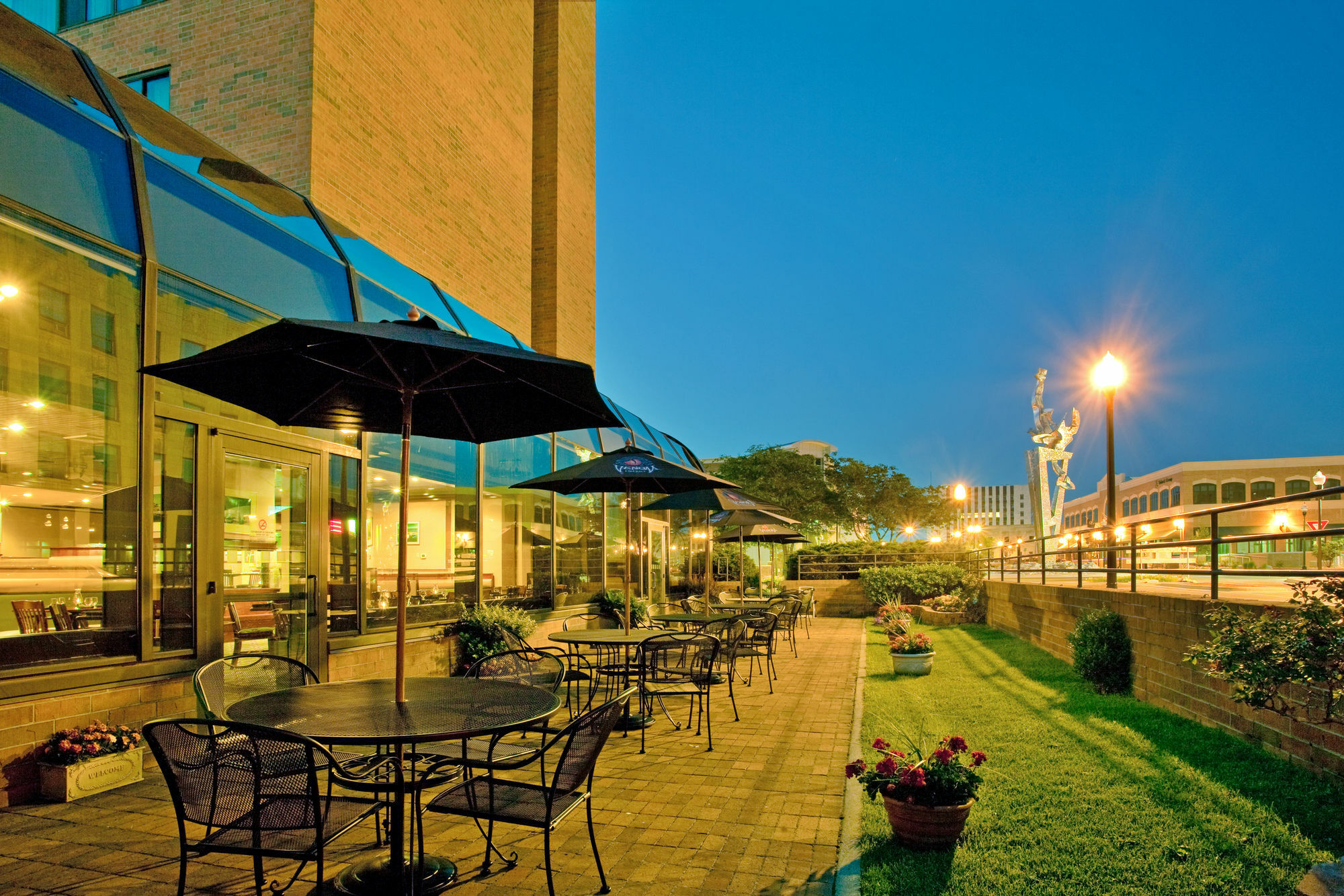 Delta Hotels By Marriott Muskegon Convention Center Exterior photo